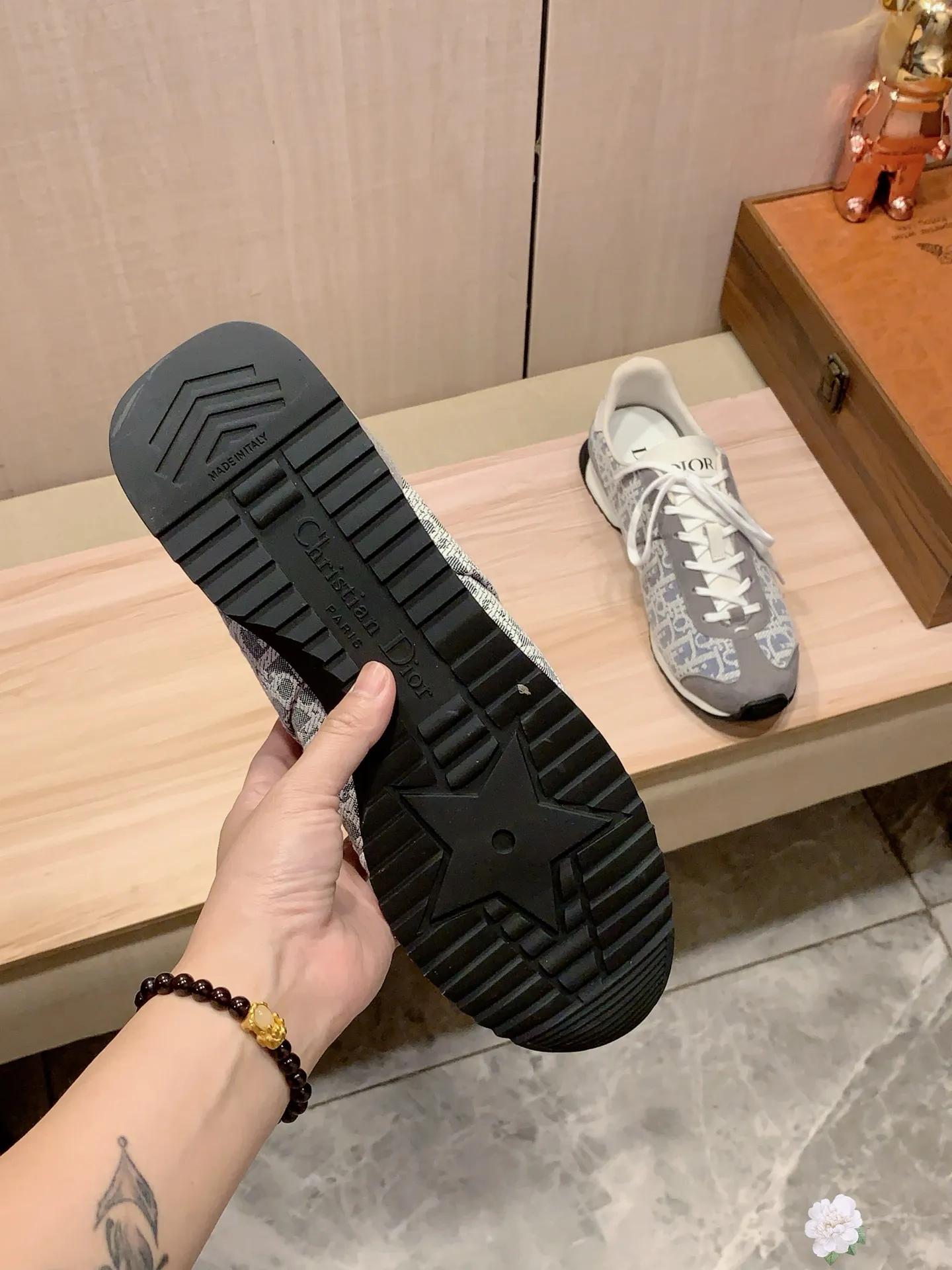 Men's Men's Shoes💰442💰💰🎩🎩[Lightning][Lightning] "Dior DIOR*" The latest and most popular casual shoes, top brand [seduce] luxury ~ purchasing agency, top ~ quality. [Strong] The upper is made of imported breathable cowhide with woven material ➕ breathable sheepskin feet (•) and fine workmanship. The original stylish and stylish soft rubber wear-resistant and non-slip outsole is light and comfortable on the feet. The real thing looks better when photographed in real life. 413: Code: 35-44, 45.46 can be customized, 8️⃣ colors selected